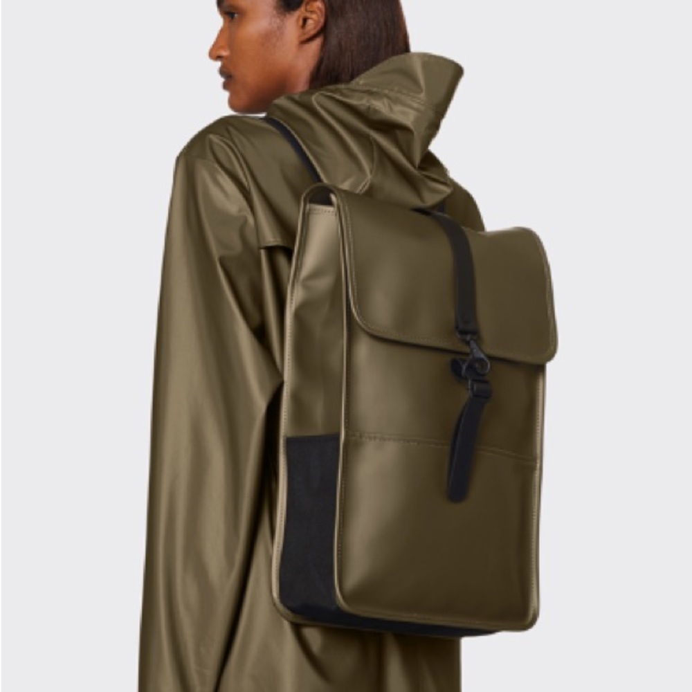 ▫️Rains▫️Waterproof Mini Backpack in Metallic Mist